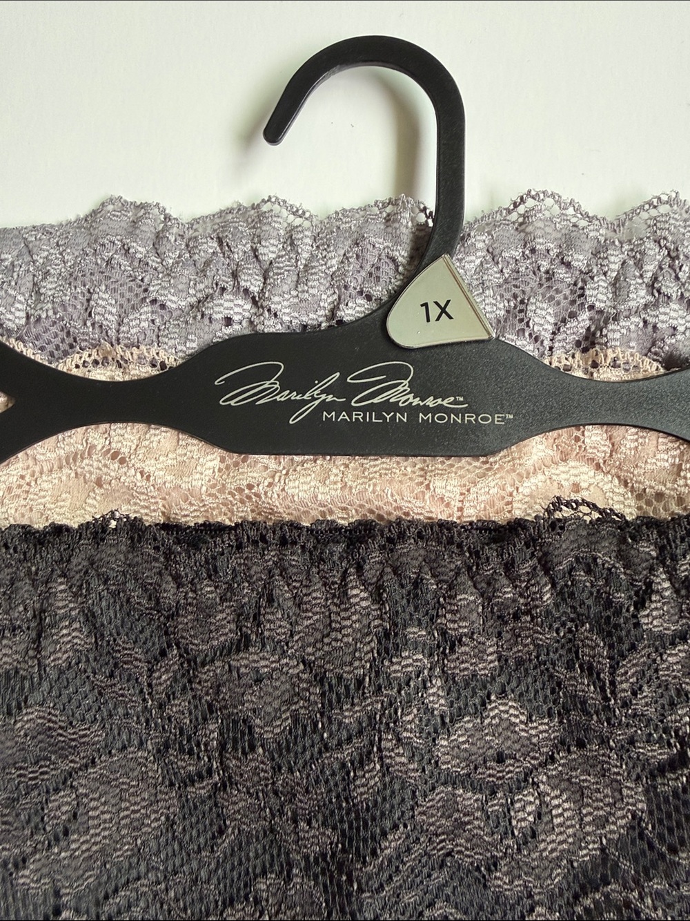 Marilyn Monroe Lace Shaping Briefs SZ 1X NEW! - Picture 2 of 5